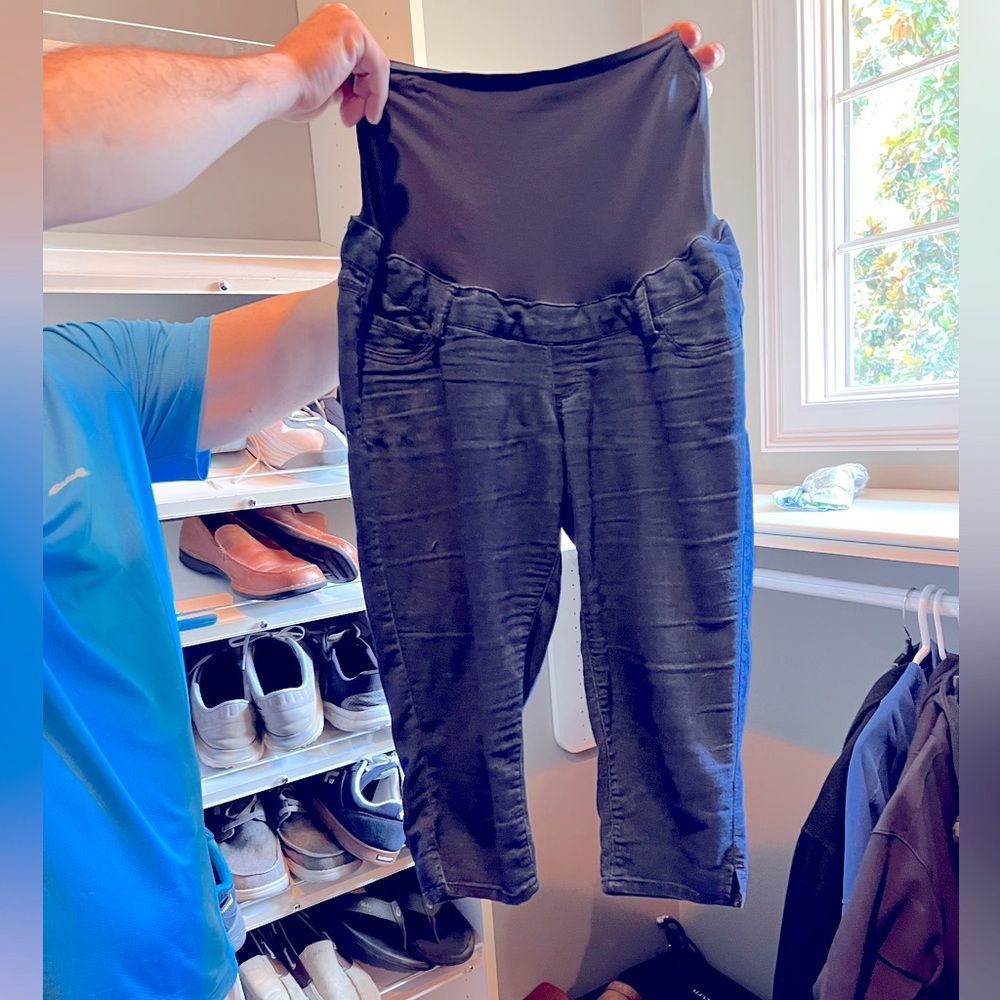 Maternity capris
